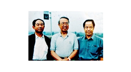 楊金泉、劉俊謙與聯(lián)合國(guó)副秘書(shū)長(zhǎng)的合影